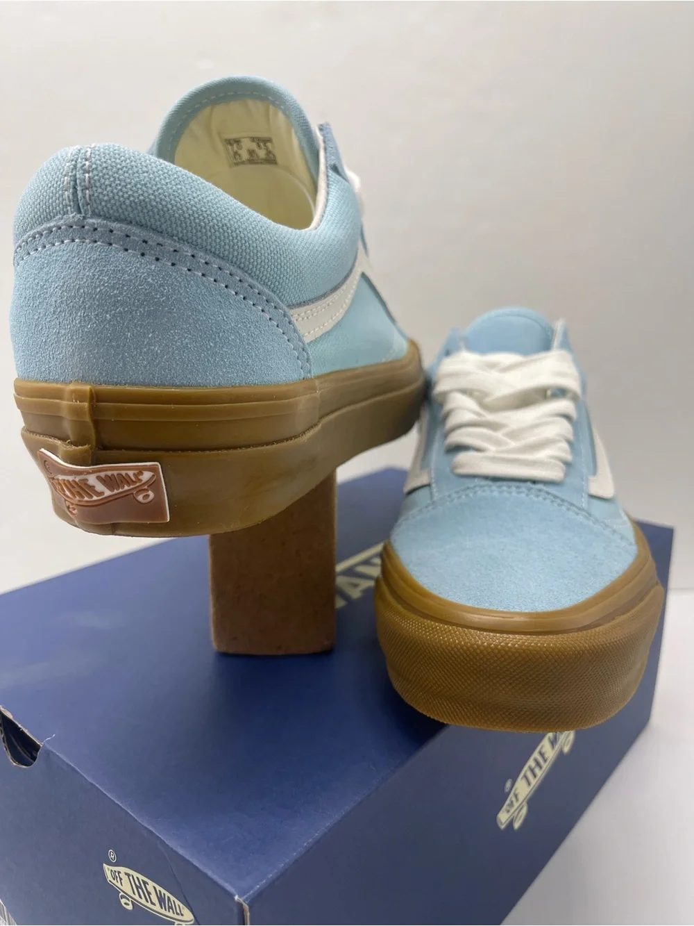 Vans WMNS Sz 8.5  Lx Old Skool Gum Crystal Blue VN000D56CAU Sneakers